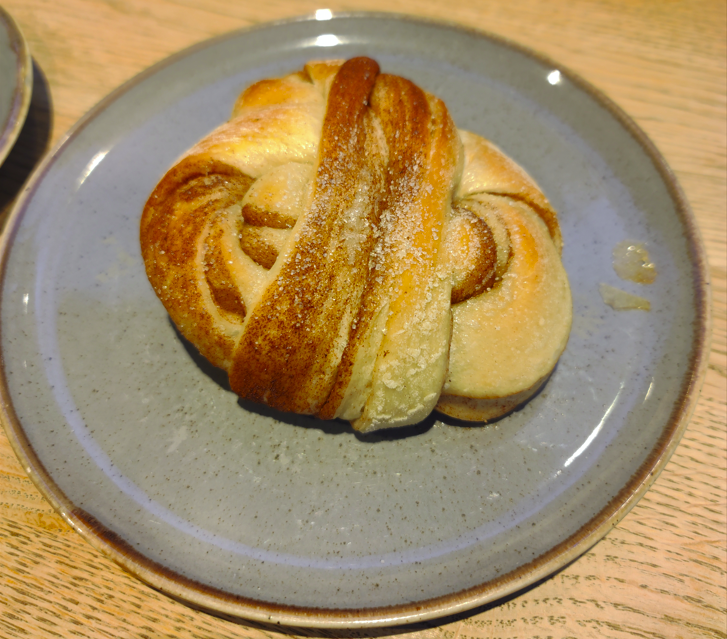 Godt Brød, Oslo, Cafe, Bakery, Cinnamon Roll