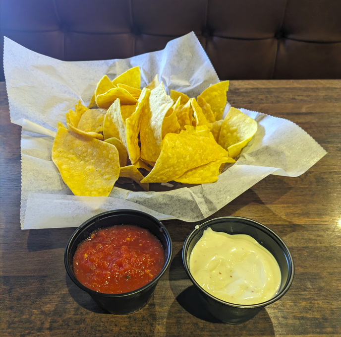 La Tolteca - chips and salsa